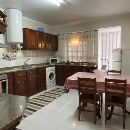 Spray Sitio In Nazare, European Style Couette-café *