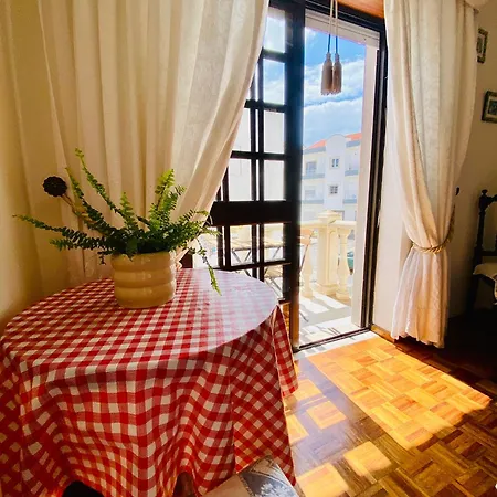 Spray Sitio In Nazare, European Style Couette-café *