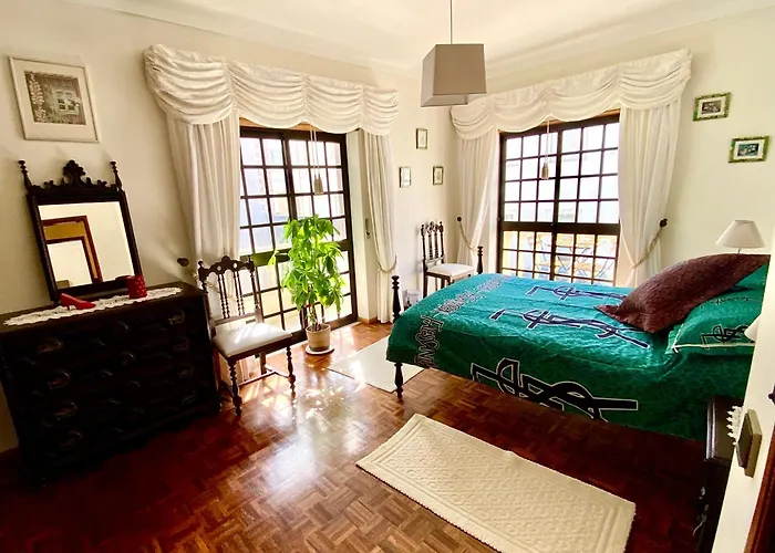 Spray Sitio In Nazare, European Style * Nazaré